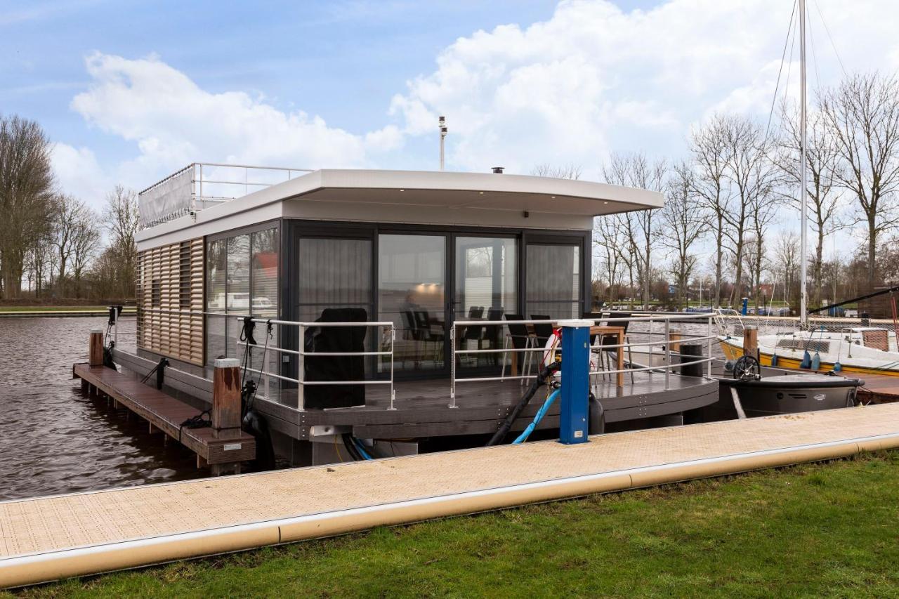 Welcome In - Houseboat 'Elysium' Met Eigen Aanlegsteiger Sneek - Offingawier Екстериор снимка