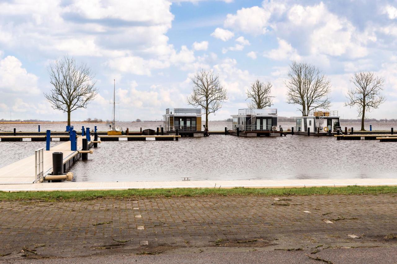 Welcome In - Houseboat 'Elysium' Met Eigen Aanlegsteiger Sneek - Offingawier Екстериор снимка