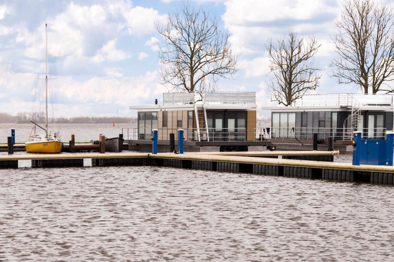 Welcome In - Houseboat 'Elysium' Met Eigen Aanlegsteiger Sneek - Offingawier Екстериор снимка