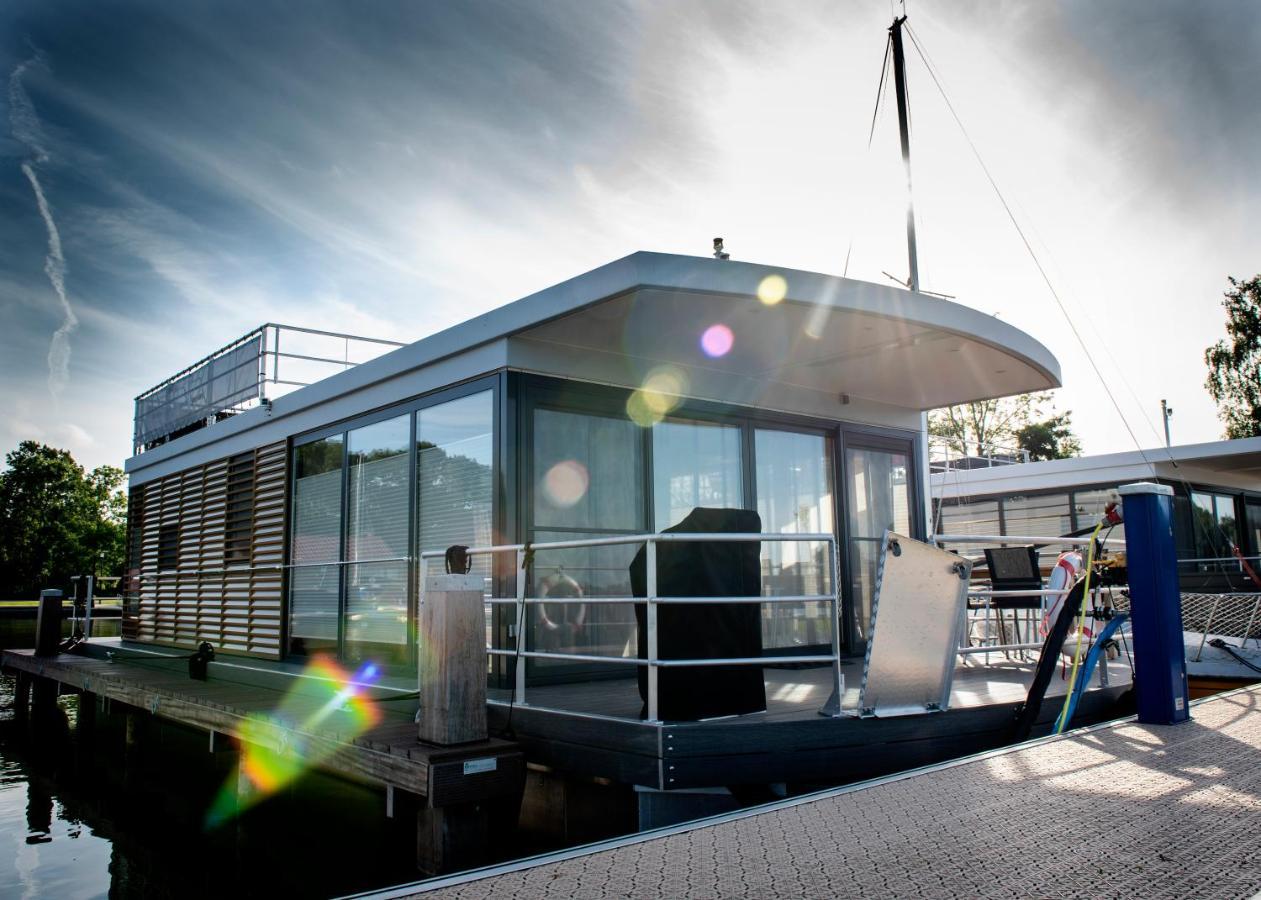 Welcome In - Houseboat 'Elysium' Met Eigen Aanlegsteiger Sneek - Offingawier Екстериор снимка