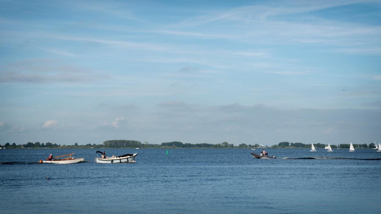 Welcome In - Houseboat 'Elysium' Met Eigen Aanlegsteiger Sneek - Offingawier Екстериор снимка
